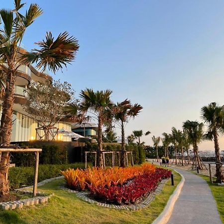 Symphony Of The Sea Hotel Bangsaen Buitenkant foto