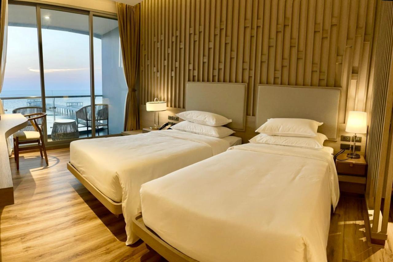 Symphony Of The Sea Hotel Bangsaen Buitenkant foto