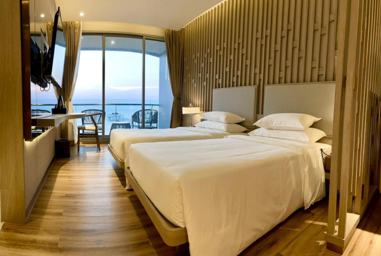 Symphony Of The Sea Hotel Bangsaen Buitenkant foto