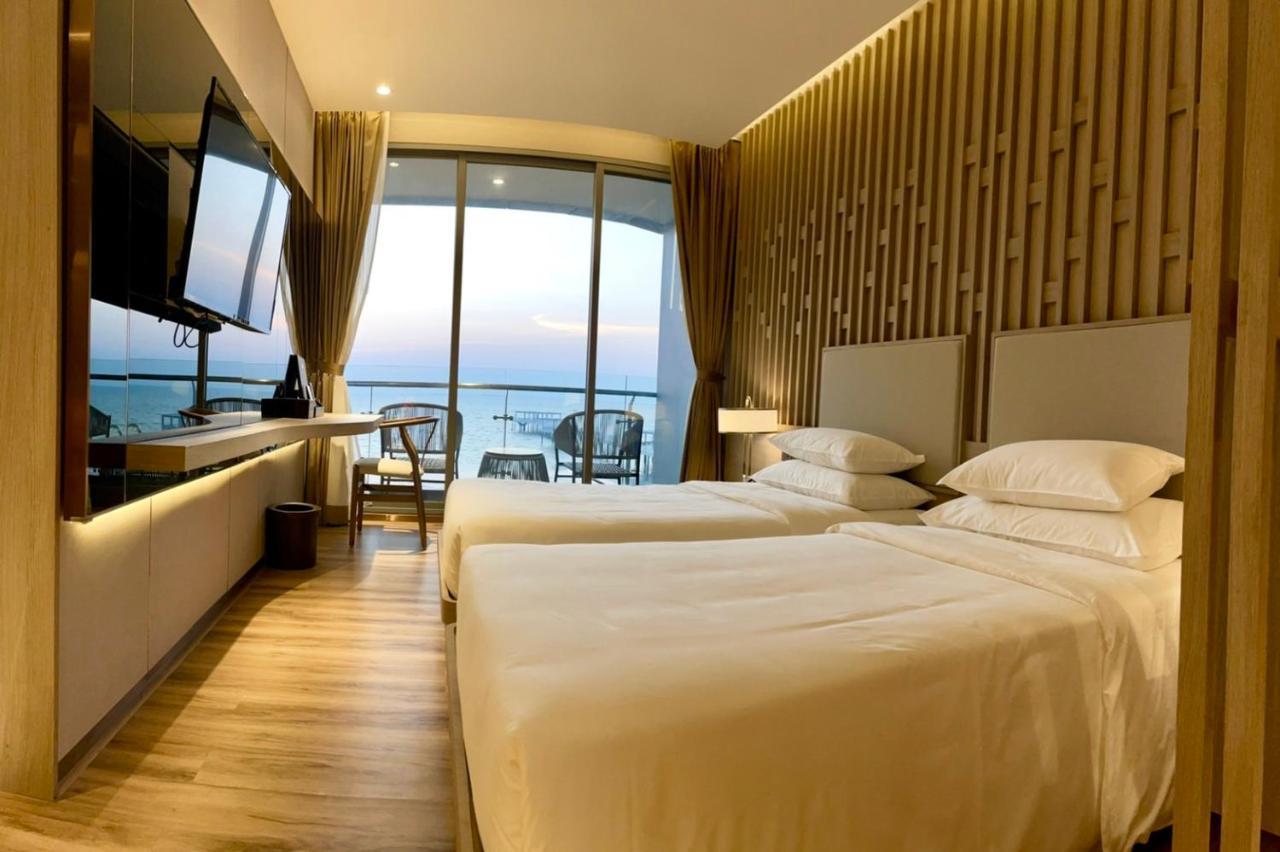 Symphony Of The Sea Hotel Bangsaen Buitenkant foto