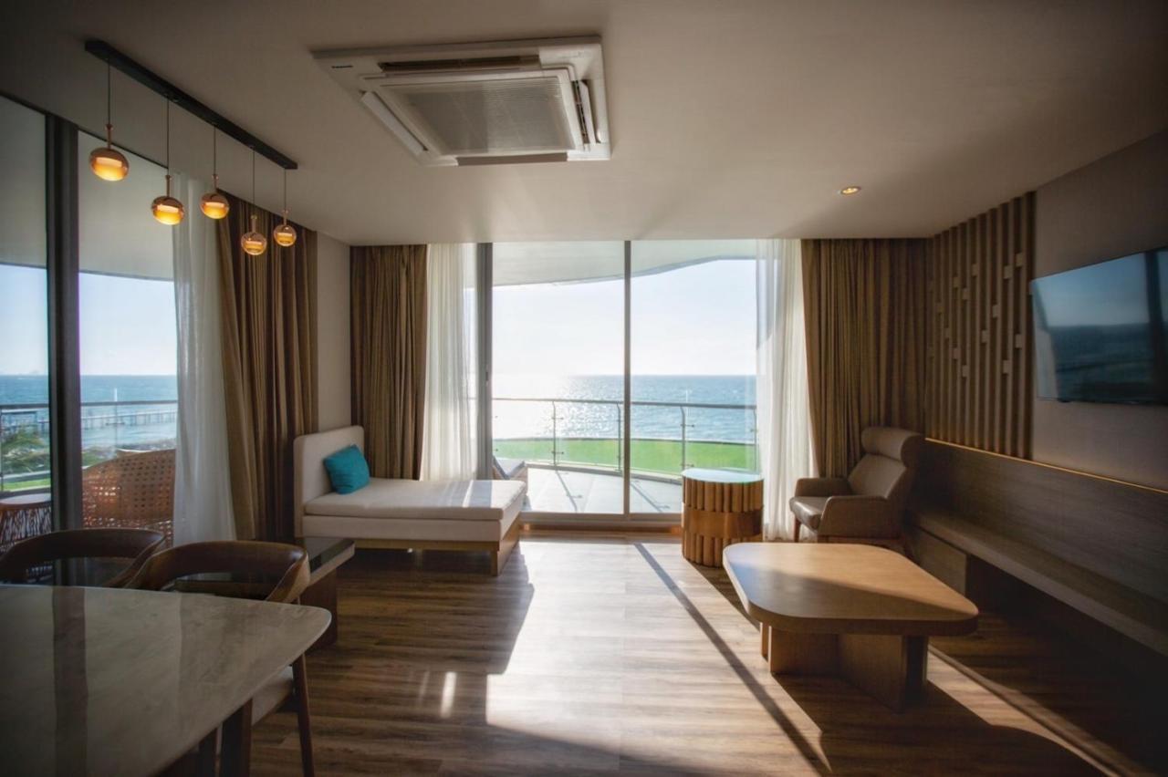 Symphony Of The Sea Hotel Bangsaen Buitenkant foto
