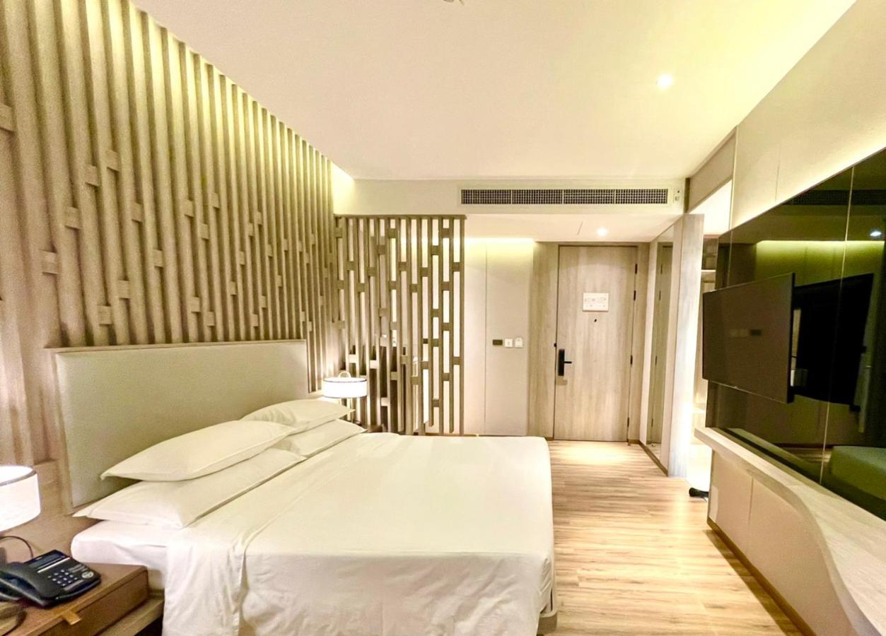 Symphony Of The Sea Hotel Bangsaen Buitenkant foto