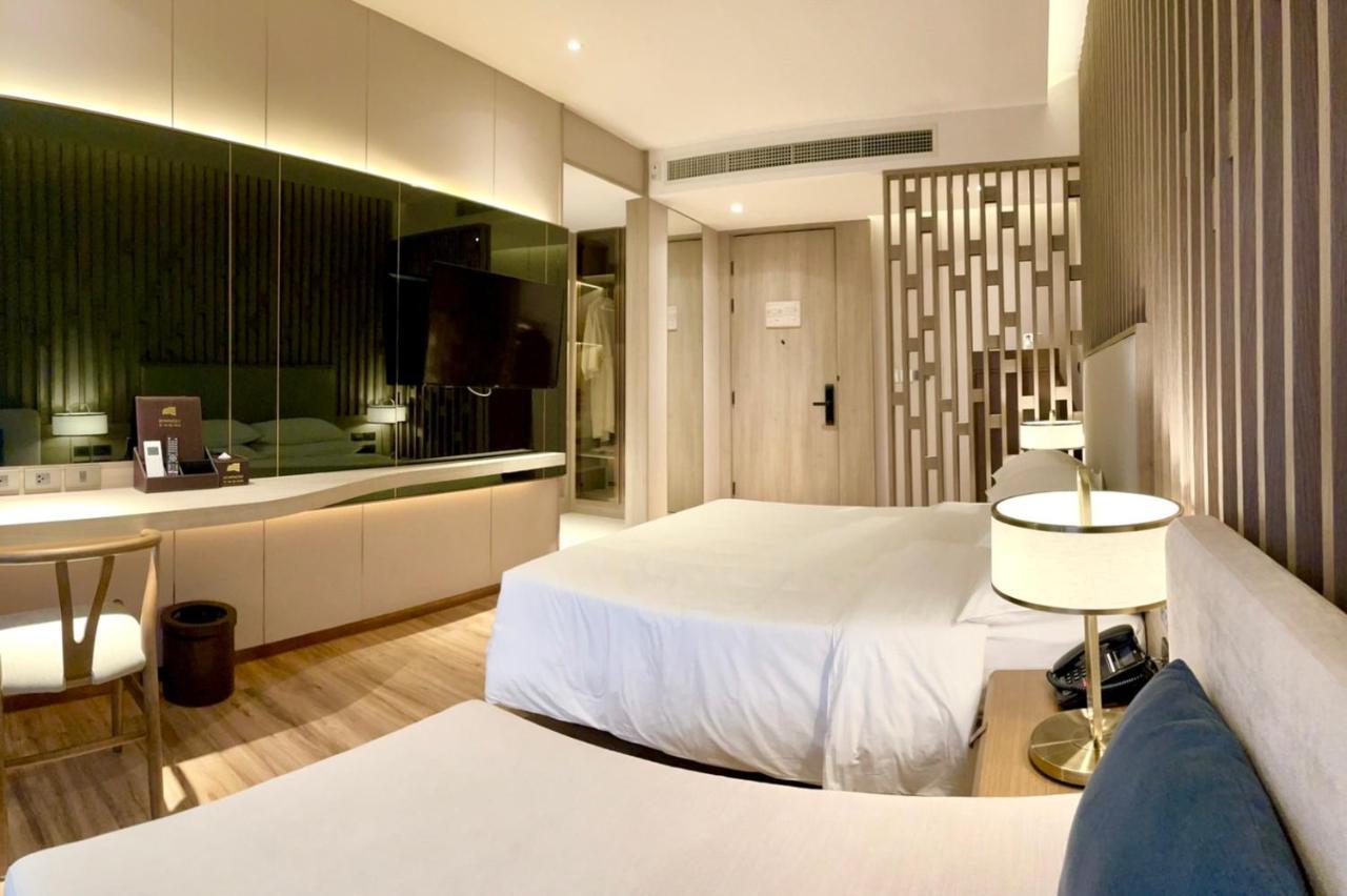 Symphony Of The Sea Hotel Bangsaen Buitenkant foto