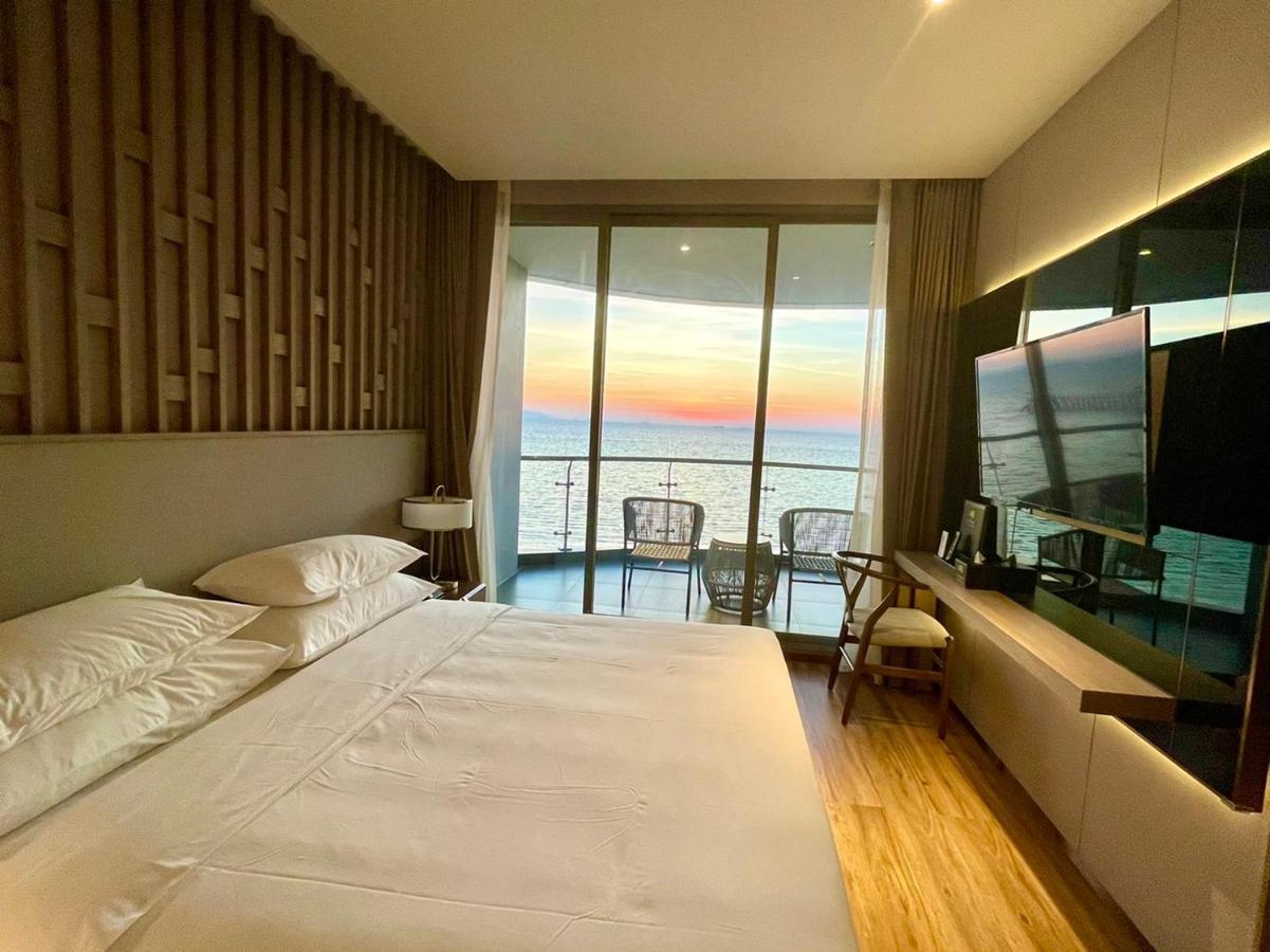 Symphony Of The Sea Hotel Bangsaen Buitenkant foto