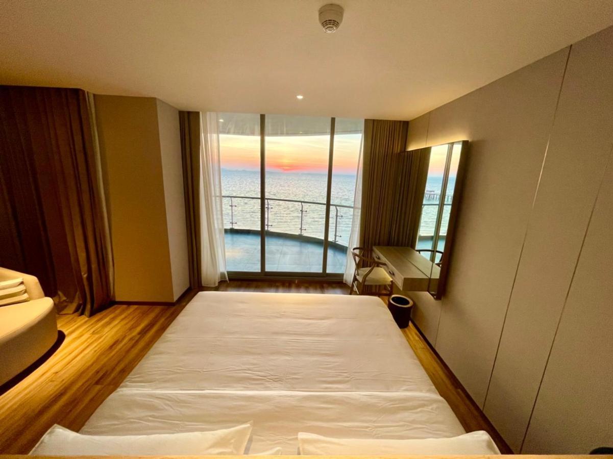Symphony Of The Sea Hotel Bangsaen Buitenkant foto