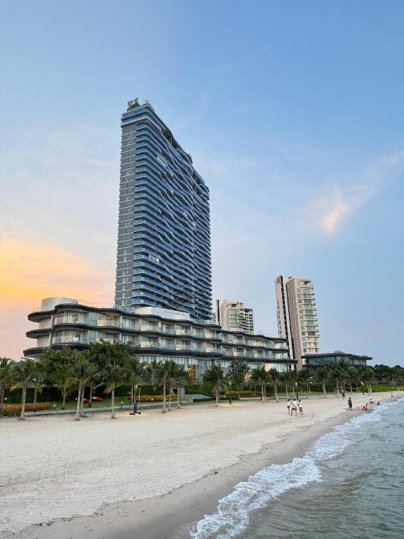 Symphony Of The Sea Hotel Bangsaen Buitenkant foto